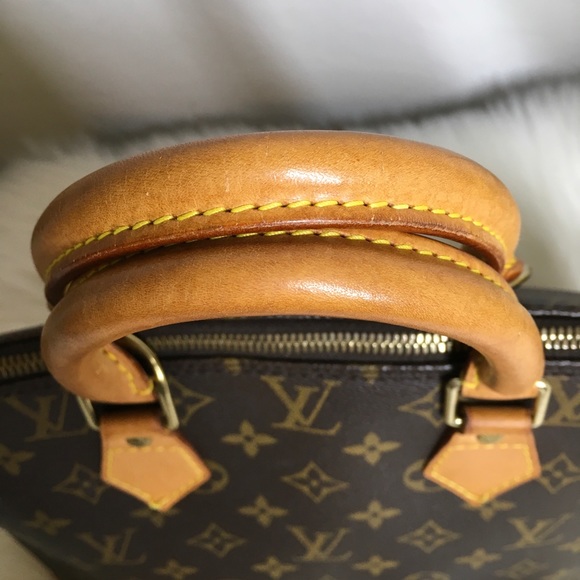 Louis Vuitton Alma PM monogram purse - Picture 3 of 14
